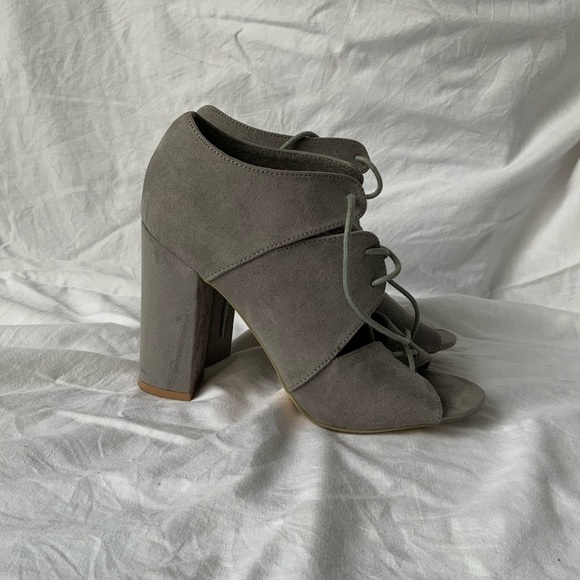 New Look UK brand gray block suede heels 8,5 (39eu) size - Picture 3 of 10